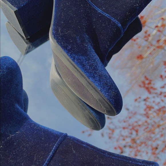 american eagle outfitters blue suede chunky heels, size seven. - Picture 2 of 4